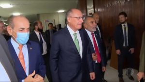 Read more about the article PEC da transição é entregue por Geraldo Alckmin ao Senado