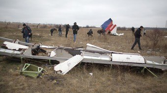 You are currently viewing Três pessoas são condenadas à prisão perpétua por queda de avião na Ucrânia em 2014