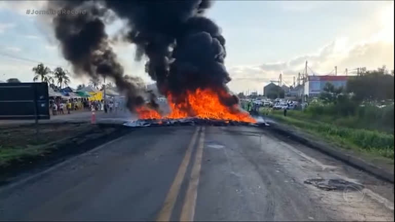 You are currently viewing Manifestações contra o resultado das eleições voltam a bloquear estradas nesta sexta (18)