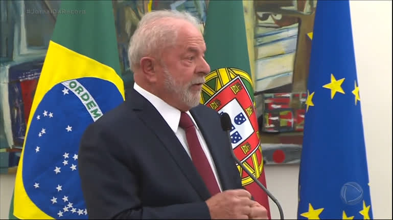 You are currently viewing Em Portugal, Lula é questionado sobre viagem em jatinho de empresário