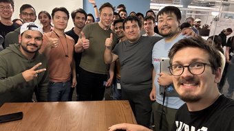 You are currently viewing Apesar de demissões, Musk publica foto com funcionários do Twitter