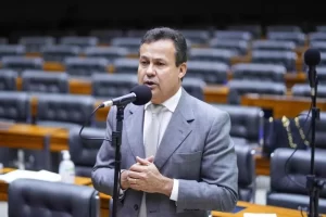 Read more about the article Deputado diz que PP vai apoiar PL na ação sobre urnas