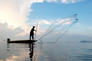 Read more about the article Nasceu de novo: recém-nascida jogada em um rio é salva por pescadores