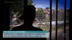 Read more about the article Balanço Geral mostra como está o menino que sonhava em jogar futebol, mas só via os amigos brincando pela janela