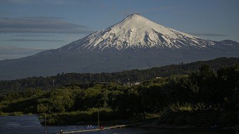 You are currently viewing Vulcão Villarrica, o mais perigoso do Chile, deixa autoridades em alerta para possível erupção 