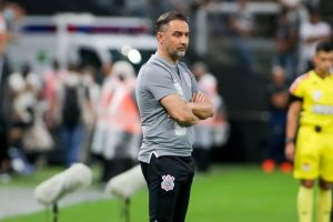 Read more about the article Vítor Pereira deixa herança de 19 meses ao Corinthians