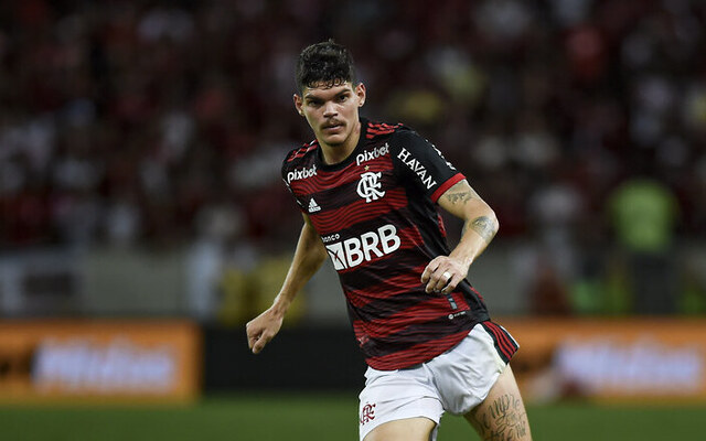 You are currently viewing Olympique tenta contratar Ayrton Lucas, mas Spartak aponta Flamengo como provável destino