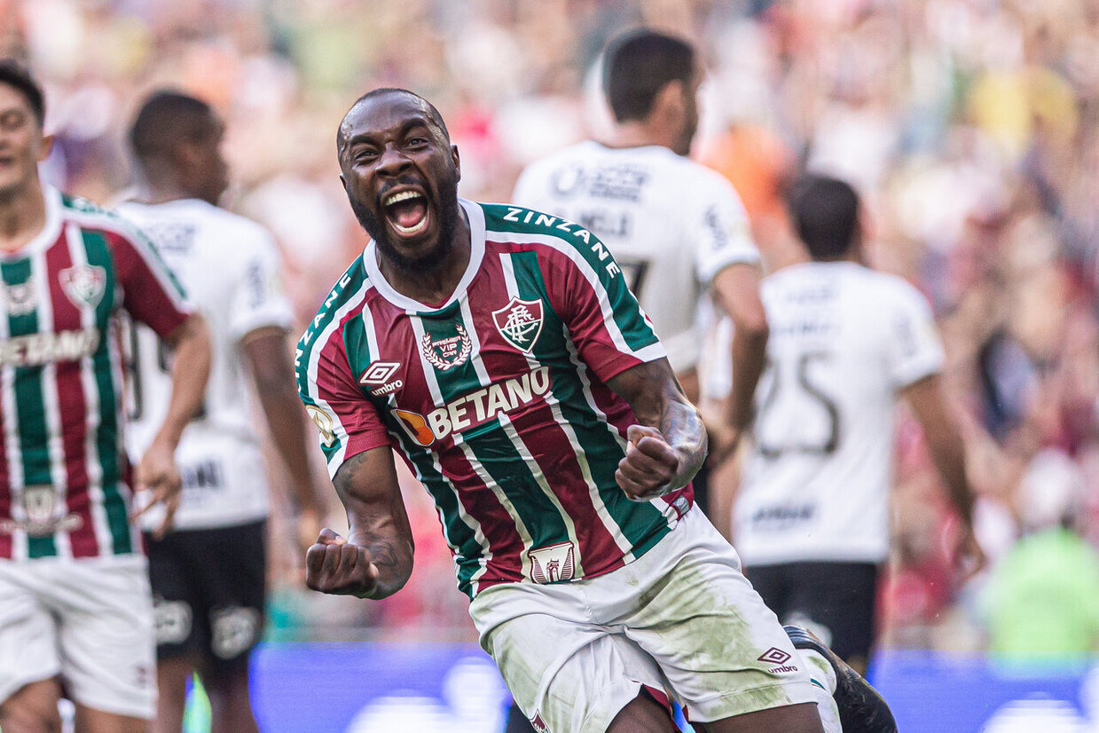 You are currently viewing Fluminense renova com Manoel até o fim de 2024