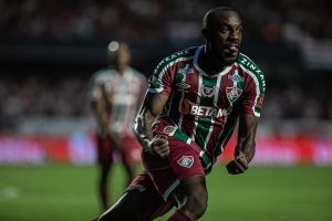 Read more about the article Fluminense anuncia oficialmente renovação do zagueiro Manoel