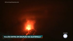 Read more about the article Vulcão Fuego entra em erupção na Cidade da Guatemala