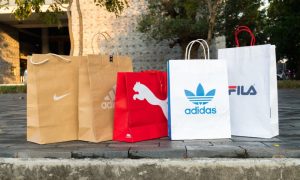 Read more about the article Adidas, Puma e Nike: funcionários adoecem devido a rotinas exaustivas; Entenda