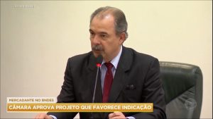 Read more about the article Câmara aprova projeto que facilita nomeação de Aloizio Mercadante para a presidência do BNDES