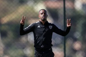 Read more about the article Tempo de contrato de Keno é negociado e vontade do Fluminense deve prevalecer