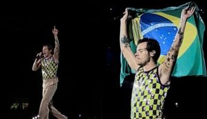 Read more about the article Cantor Harry Styles comemora três anos do álbum “Fine Line” durante show em São Paulo