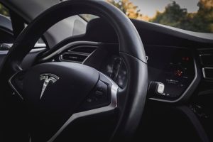 Read more about the article Tesla Model S e X ganham integração com Steam; veja vídeo