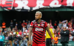 Read more about the article Vidal rebate declaração de Mbappé, astro da França