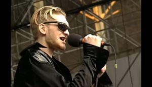 Read more about the article Eterno: imagens inéditas mostram um dos últimos shows de Layne Staley com o Alice in Chains