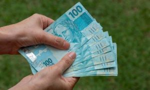 Read more about the article Para moradores de algumas cidades, ainda é possível fazer um saque de R$ 6.200