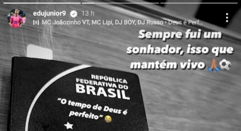 You are currently viewing Atacante Edu posta passaporte no Instagram e saída fica próxima