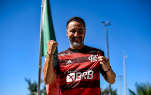 Read more about the article Vítor Pereira fala pela primeira vez sobre expectativa para 2023 do Flamengo