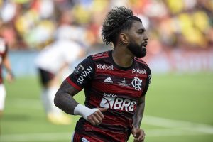 Read more about the article “Eles são brasileiros…”; Apresentador argentino passa do limites falando sobre Gabigol