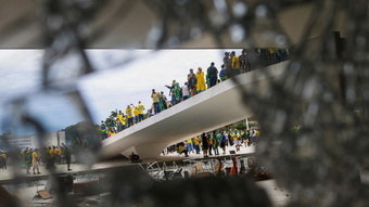 You are currently viewing Ações brasileiras devem enfrentar volatilidade após vandalismo em Brasília