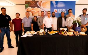 Read more about the article Produtores do Queijo Minas de Casca Florida celebram o reconhecimento da variedade