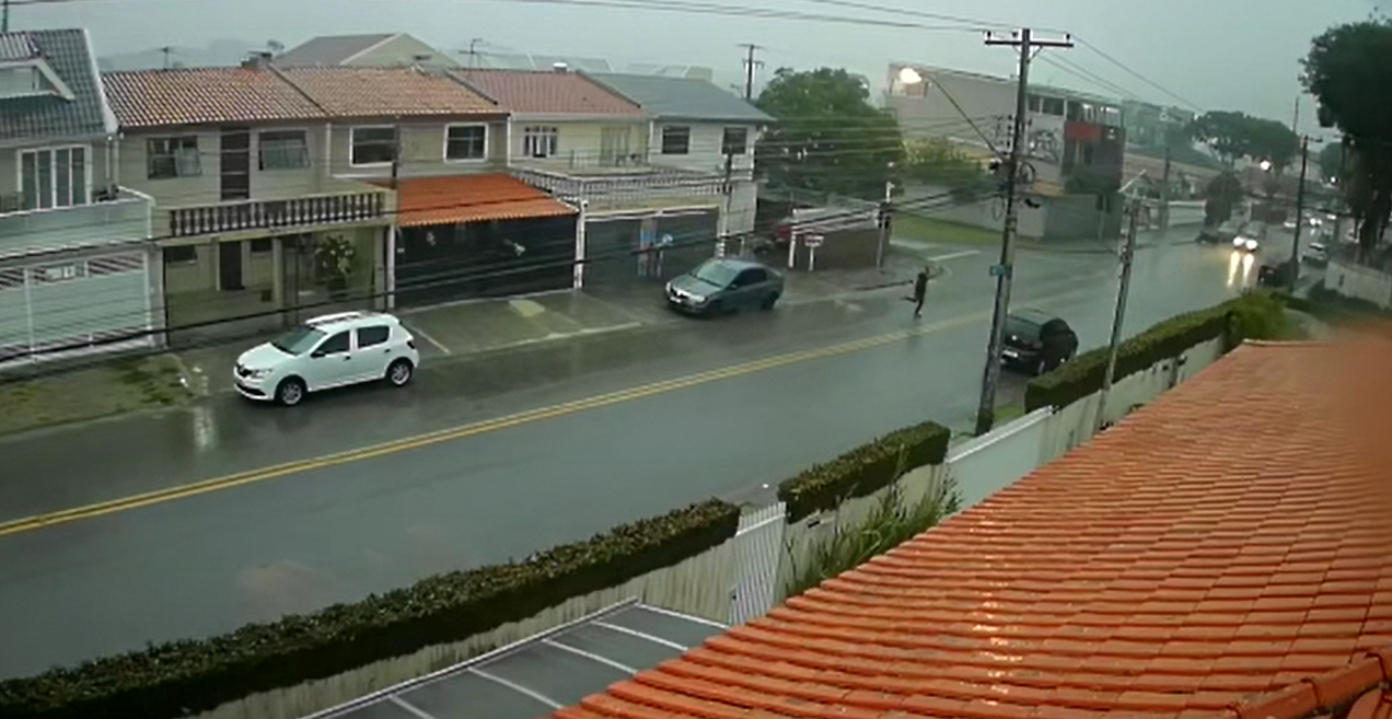 You are currently viewing Câmera flagra momento em que pai é assassinado na frente da filha de 6 anos; assista