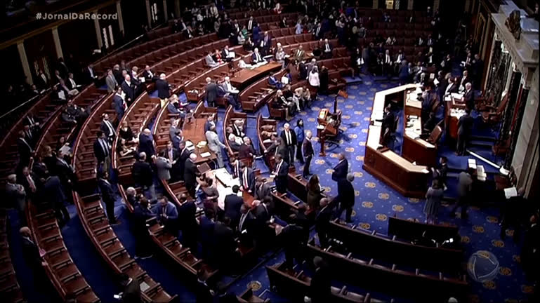 You are currently viewing Deputados democratas dos EUA pedem revogação do visto do ex-presidente Bolsonaro