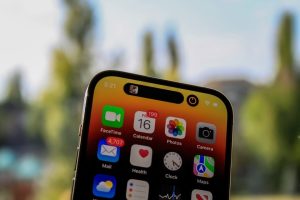 Read more about the article iPhone 14 Pro tem falha que faz tela mostrar faixas horizontais