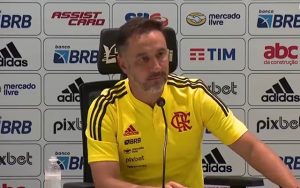 Read more about the article Vítor Pereira abre o jogo e aponta onde o Flamengo ainda precisa melhorar