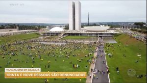 Read more about the article PGR apresenta denúncia contra 39 pessoas que invadiram Brasília ao STF