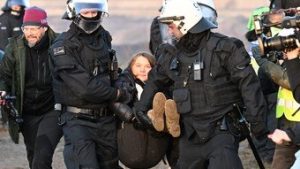 Read more about the article Ativista Greta Thunberg é presa em protesto na Alemanha<br>