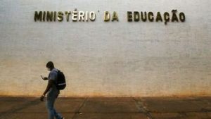 Read more about the article CNM recomenda a prefeitos que não reajustem piso salarial de professores em 14,9% em 2023