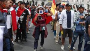 Read more about the article Sobe para 53 o total de mortos durante protestos no Peru