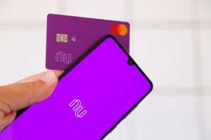 Read more about the article Nubank emitiu um alerta para seus clientes do cartão de crédito; confira as recomendações