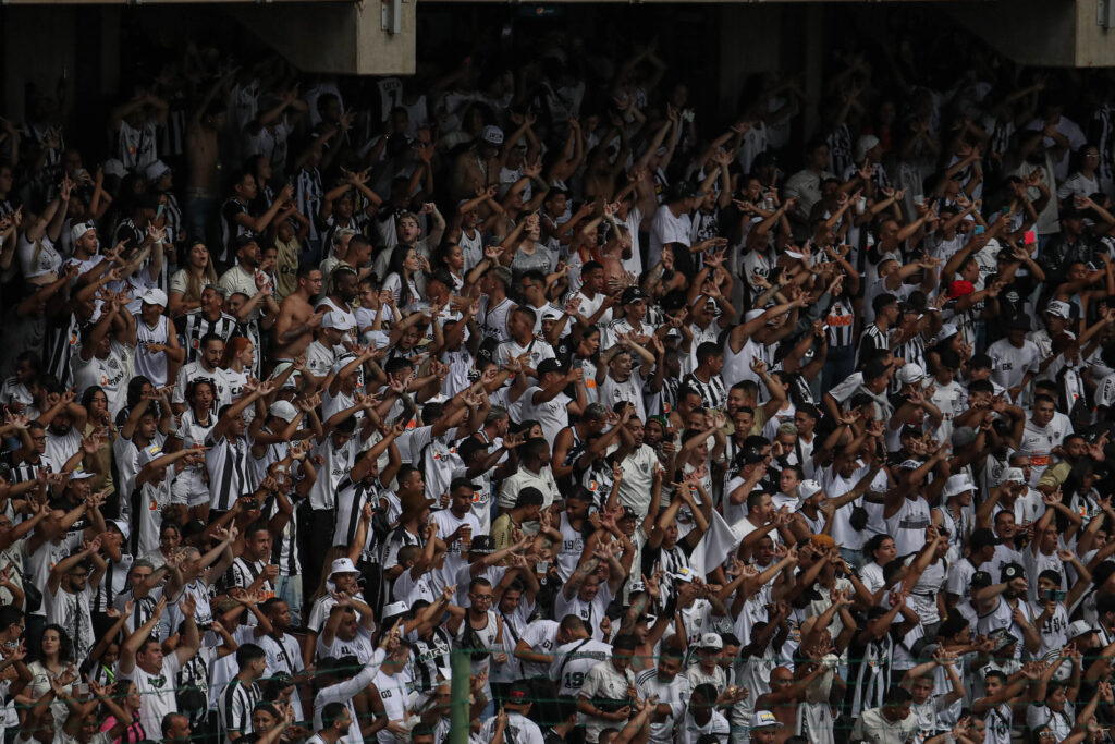 You are currently viewing Torcida do Atlético-MG deixa a do Cruzeiro no chinelo e mostra quem manda