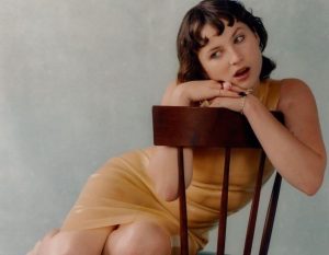 Read more about the article Aos 20 anos, Ísadóra, filha de Björk, compartilha sua primeira canção original