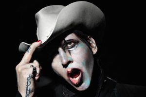 Read more about the article Marilyn Manson chega a acordo com a atriz Esmé Bianco após acusações graves de abuso