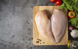 Read more about the article Frango: Preço da carne de frango está em queda desde o mês de dezembro