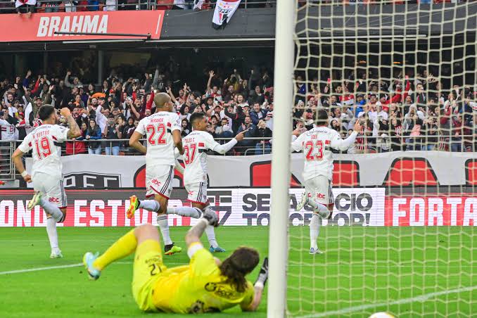 You are currently viewing São Paulo não deverá ter nenhum titular do último Majestoso em campo hoje