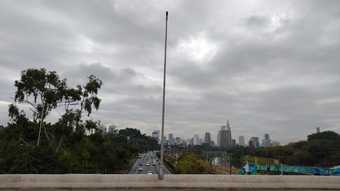 You are currently viewing São Paulo deve ter tempo nublado e máxima de 26ºC hoje