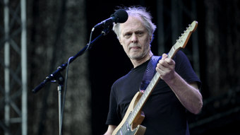 You are currently viewing Tom Verlaine, guitarrista da banda Television, morre aos 73 anos