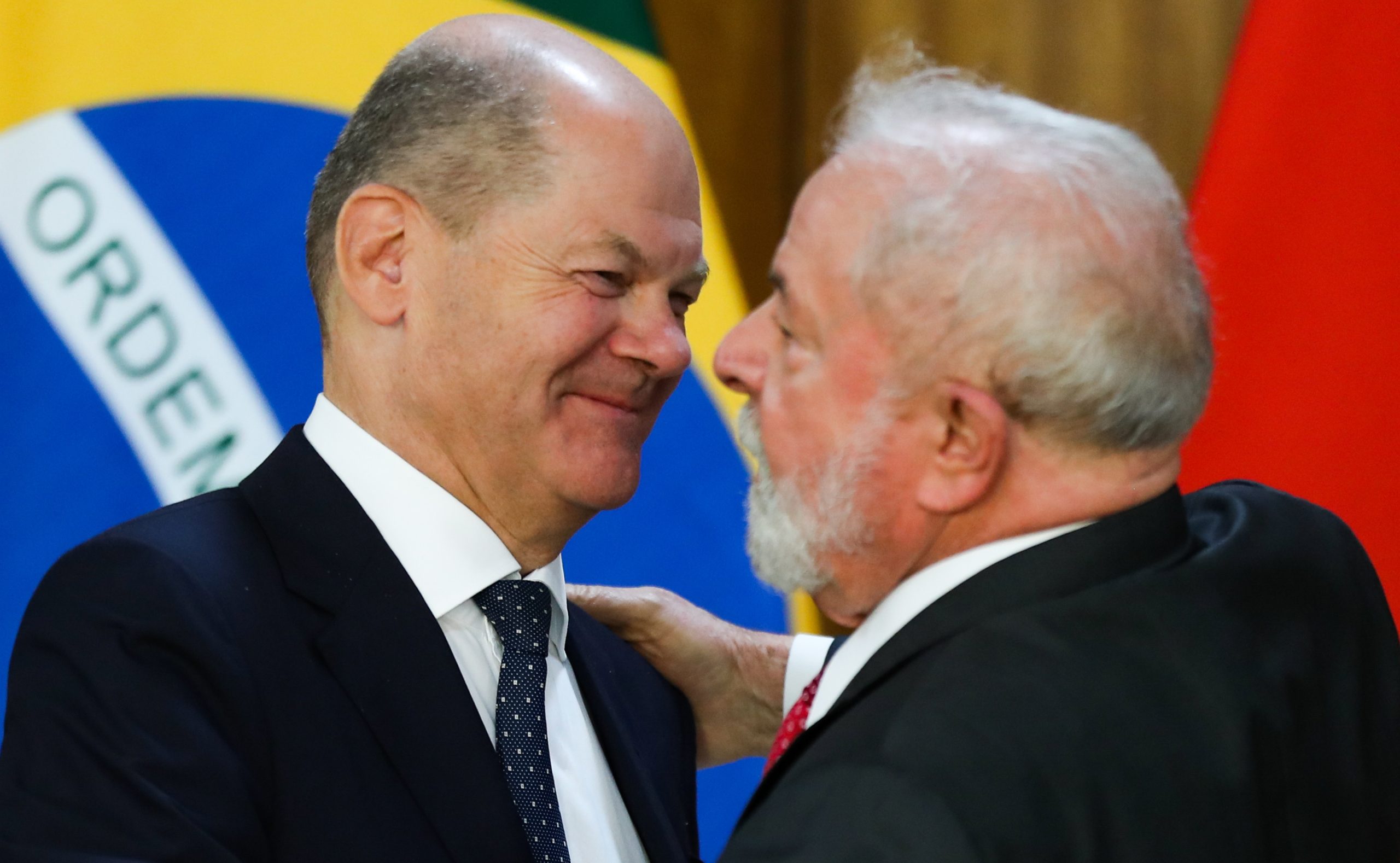 You are currently viewing Chanceler diz que meta de Lula de concluir acordo Mercosul-União Europeia até junho é ambiciosa 