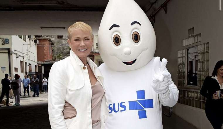 You are currently viewing Governo anuncia que Xuxa será a nova embaixadora da campanha nacional de vacinação