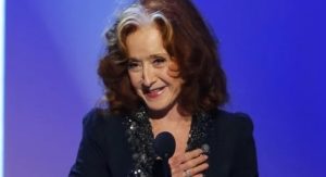 Read more about the article Bonnie Raitt surpreende com vitória de “Melhor Canção do Ano” no Grammy 2023