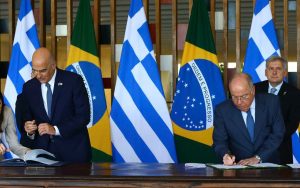 Read more about the article Brasil e Grécia estabelecem cooperação em defesa, serviços aéreos e turismo