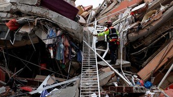 You are currently viewing Número de mortos por terremoto em Turquia e Síria passa de 7.800