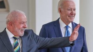 Read more about the article Lula agradece a Biden por defesa à democracia e promete zerar desmatamento na Amazônia