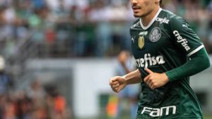 Read more about the article Artilheiro e líder de assistências, Raphael Veiga vive boa fase no Palmeiras